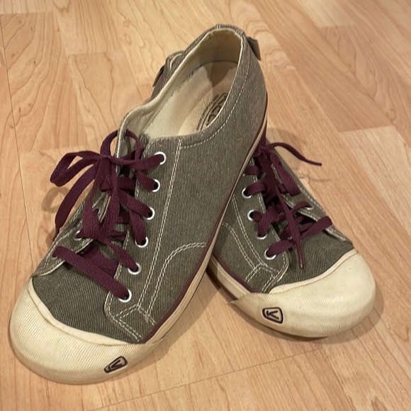 Keen Shoes - Keen shoes. Women’s 10.